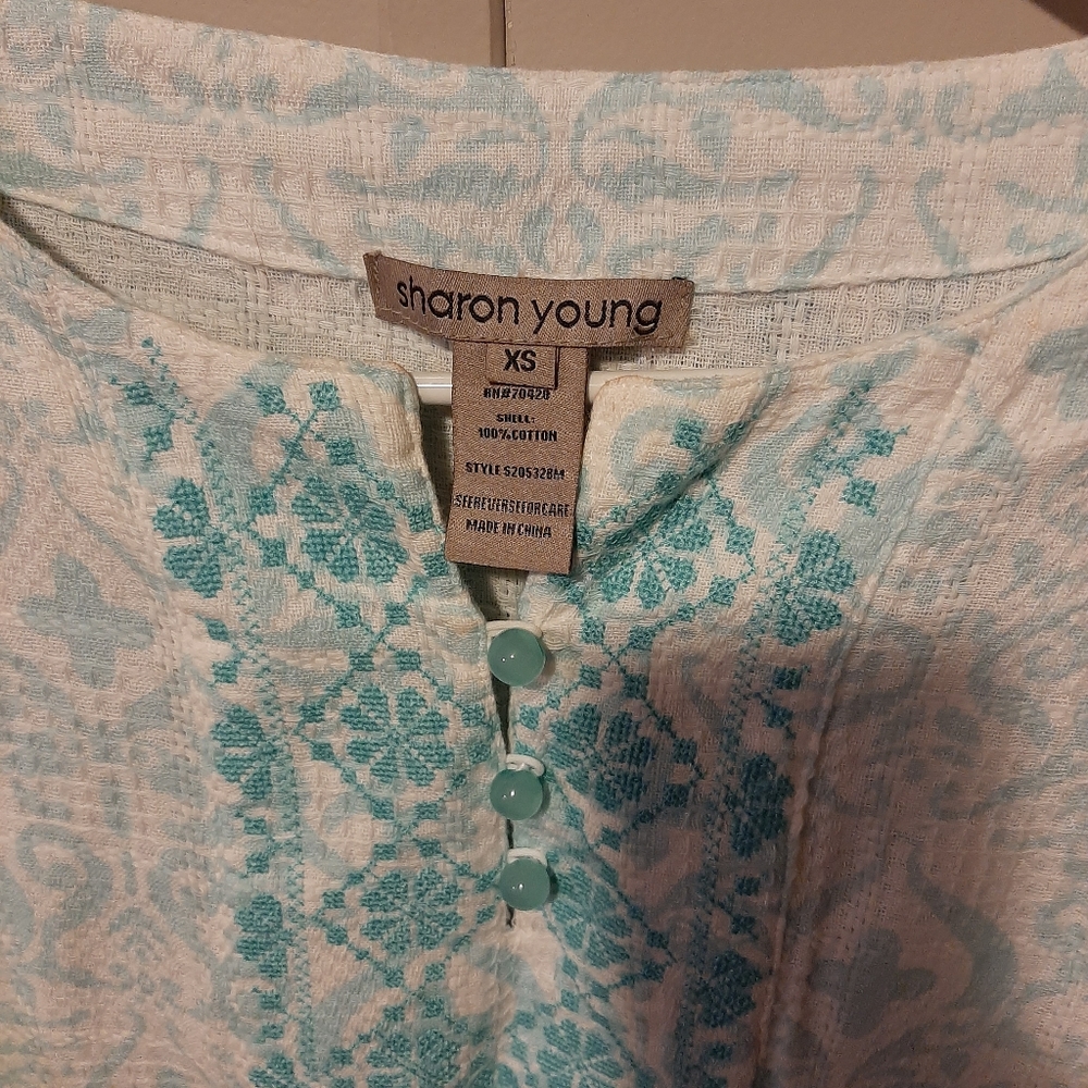 Top - Picture 2 of 2